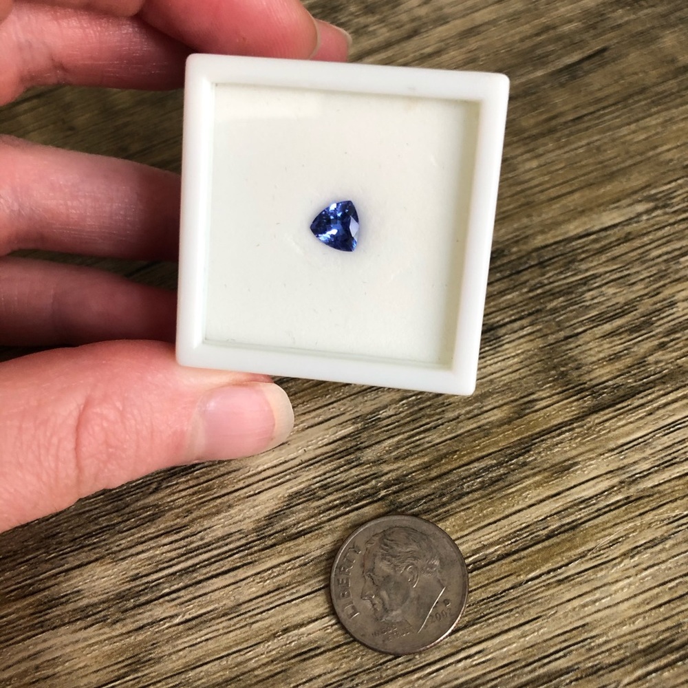 Beautiful Blue Topaz Stone - Picture 3 of 3